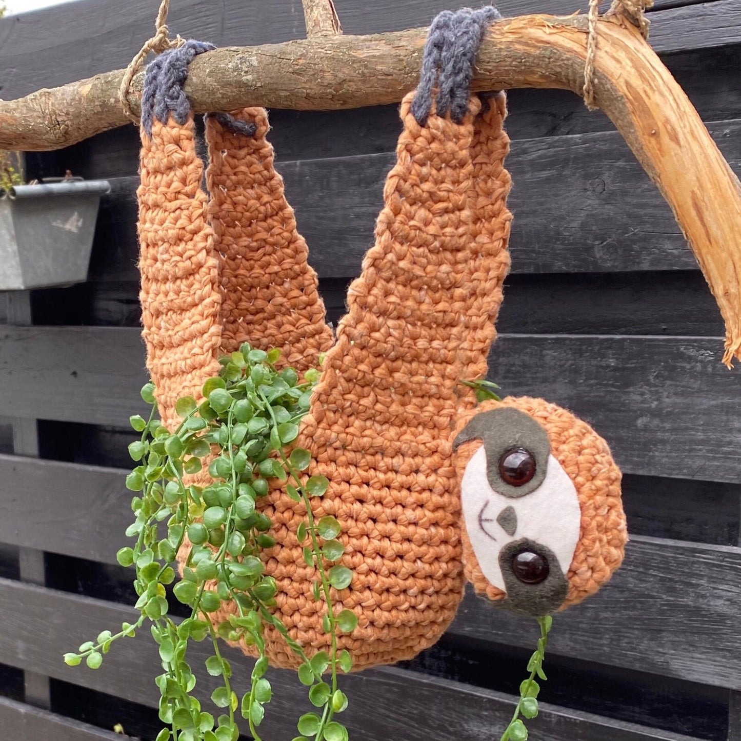 ChillSloth Crochet Planter Pattern.