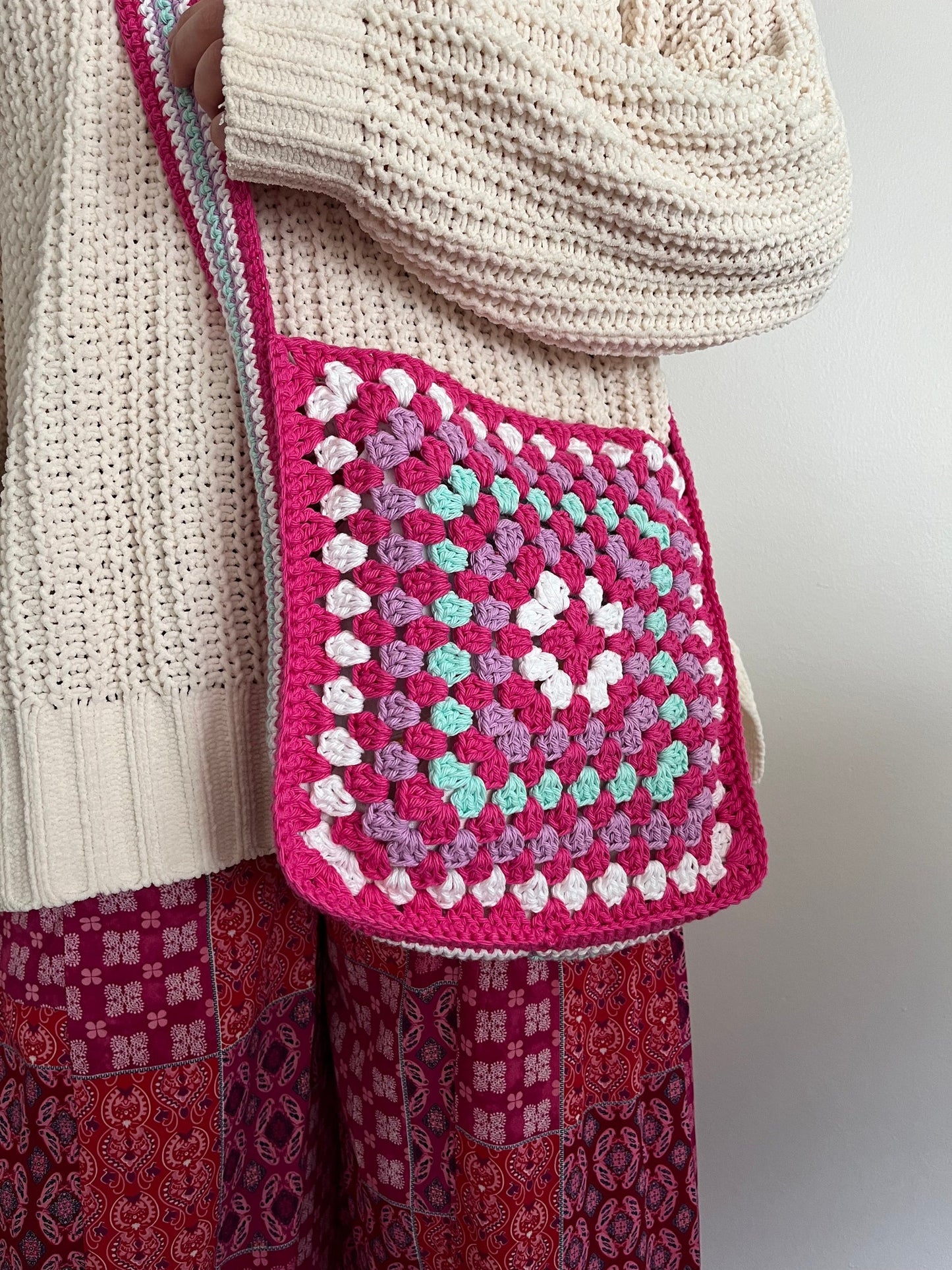 Granny Square Crossbody Bag Crochet Pattern
