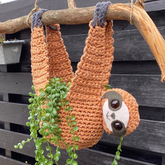 ChillSloth Crochet Planter Pattern.