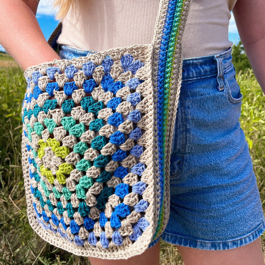 Granny Square Crossbody Bag Crochet Pattern