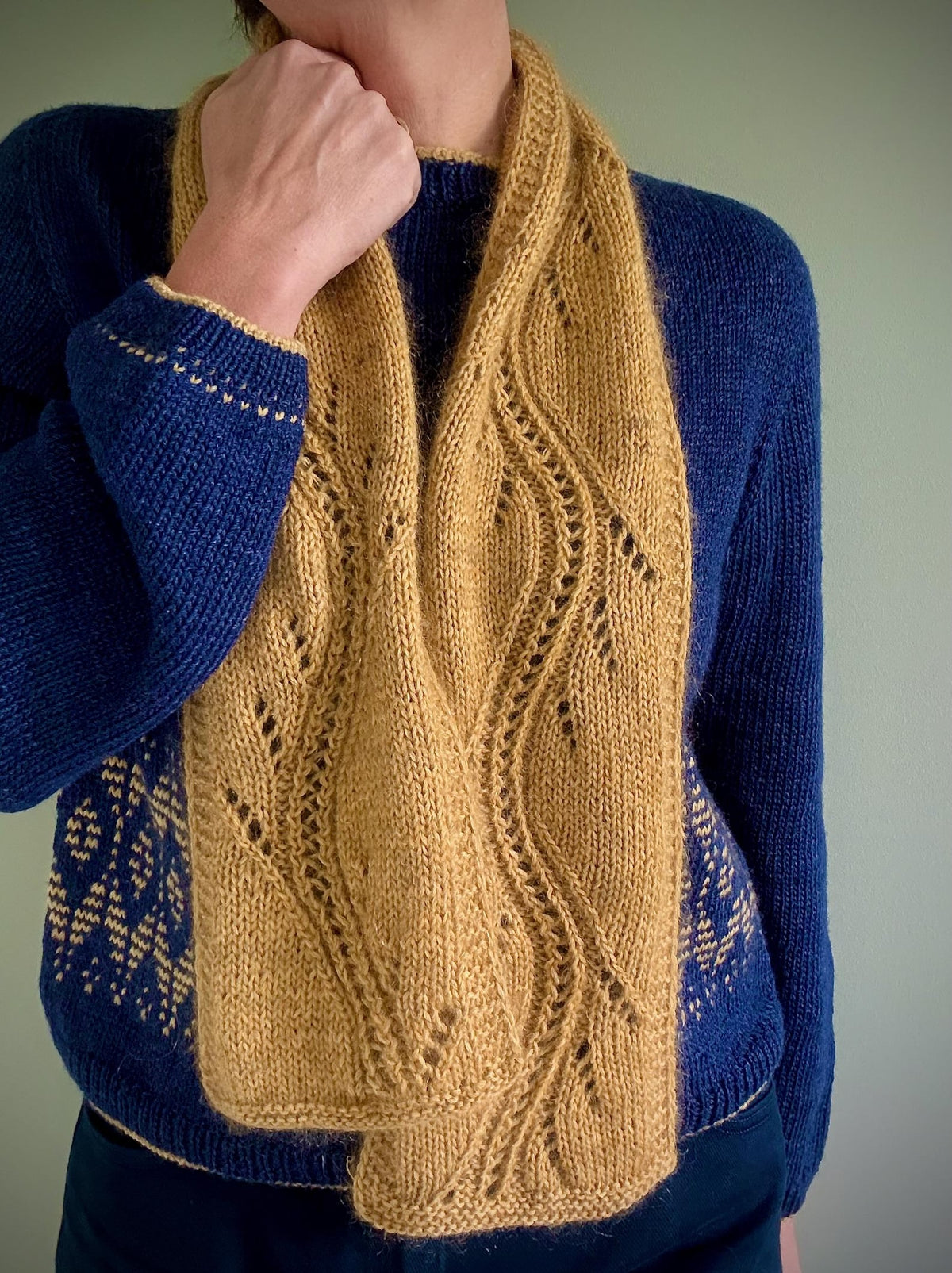 Honey Hug Scarf Knitting Pattern