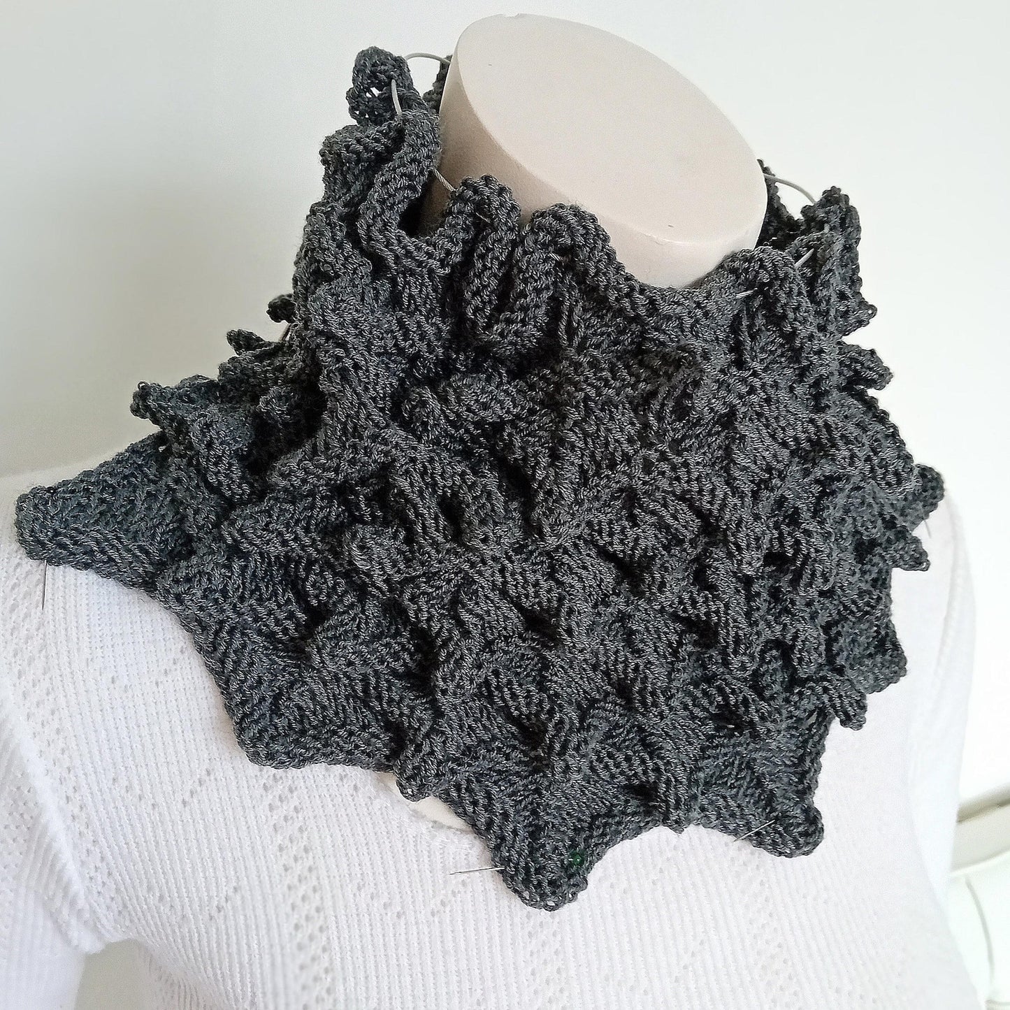 Cozy Ruffle Cowl Knitting Pattern