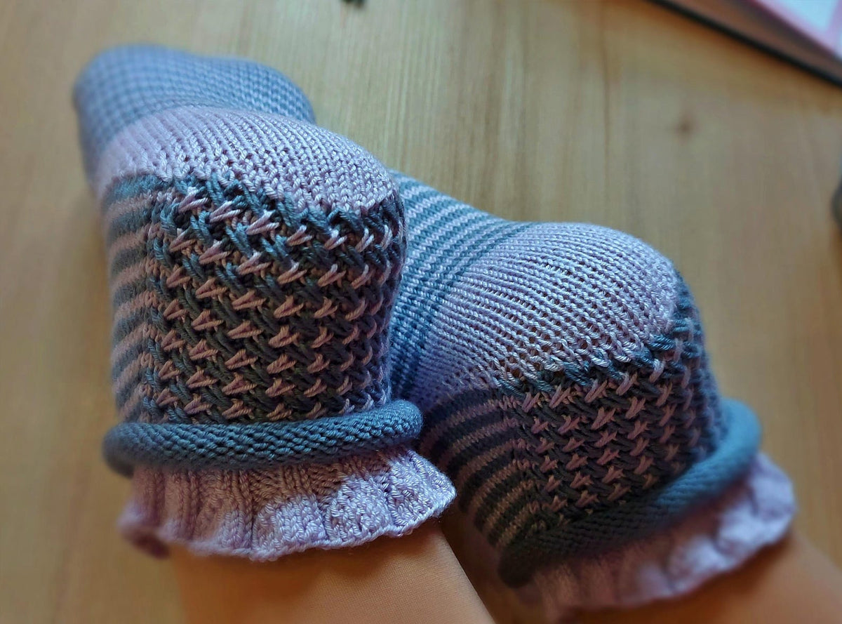 Cozy Shorties Socks Knitting Pattern