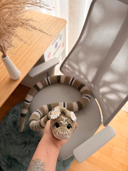 Cuddly Snakey- Crochet Pattern