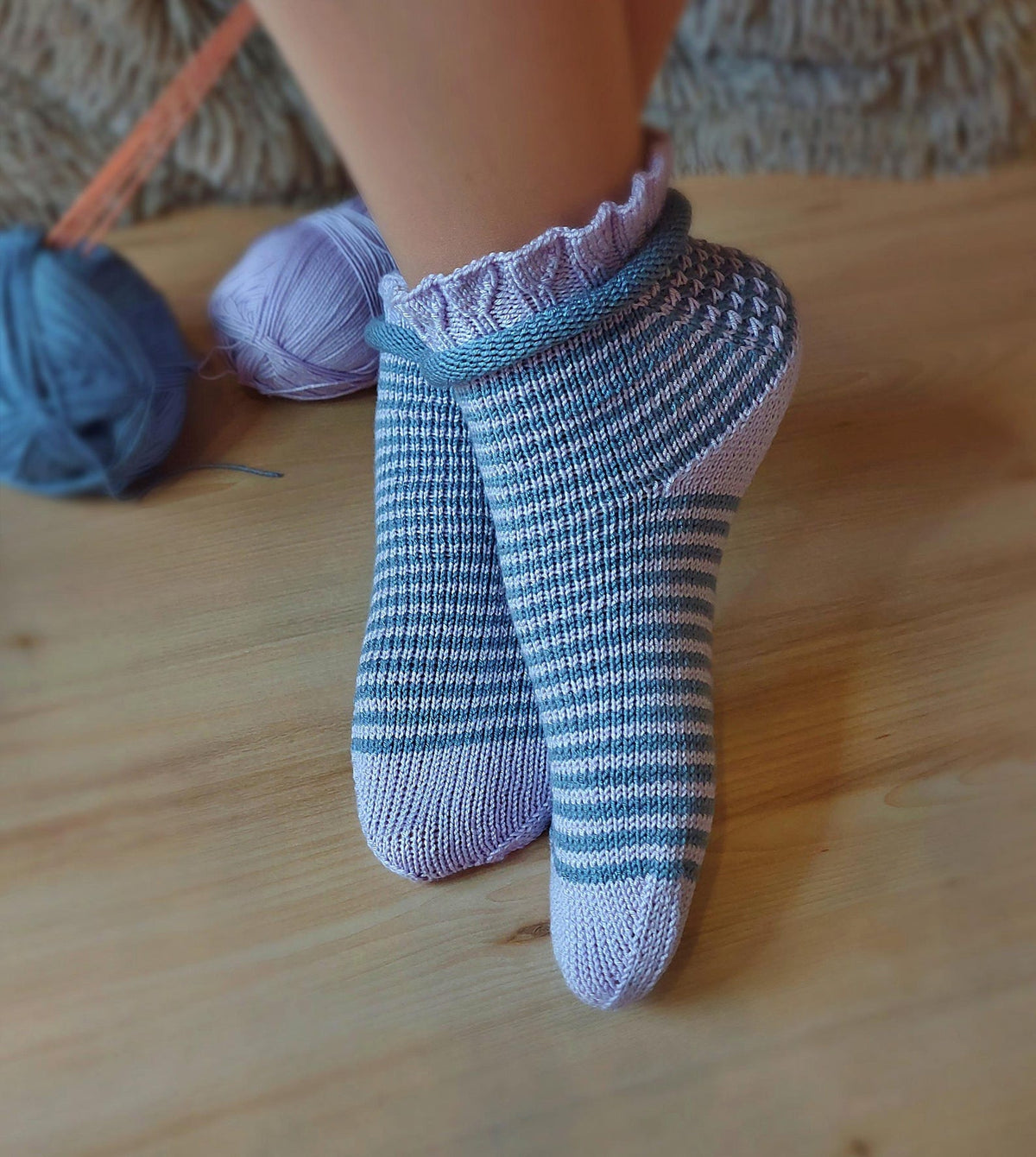 Cozy Shorties Socks Knitting Pattern