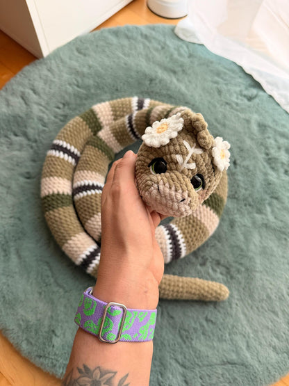 Cuddly Snakey- Crochet Pattern