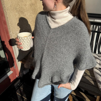Ruffle Edge Poncho - Knitting Pattern