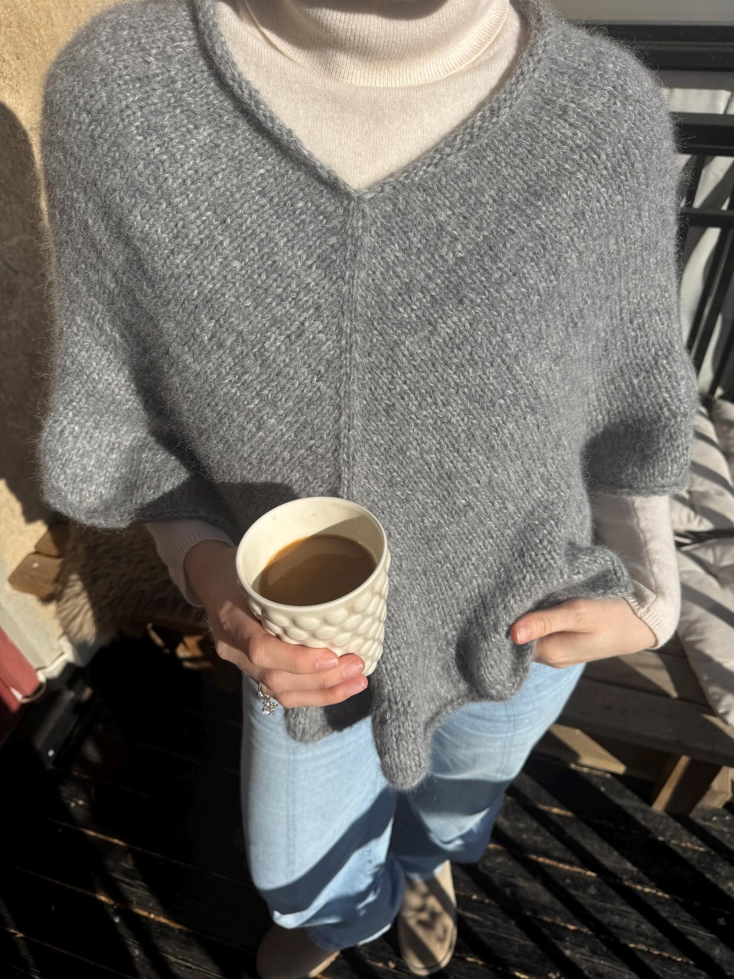 Ruffle Edge Poncho - Knitting Pattern