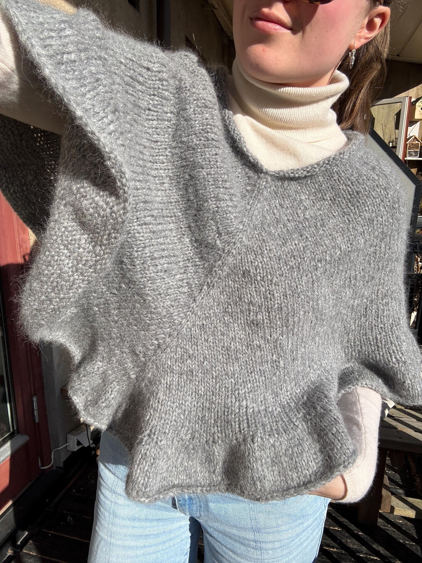 Ruffle Edge Poncho - Knitting Pattern