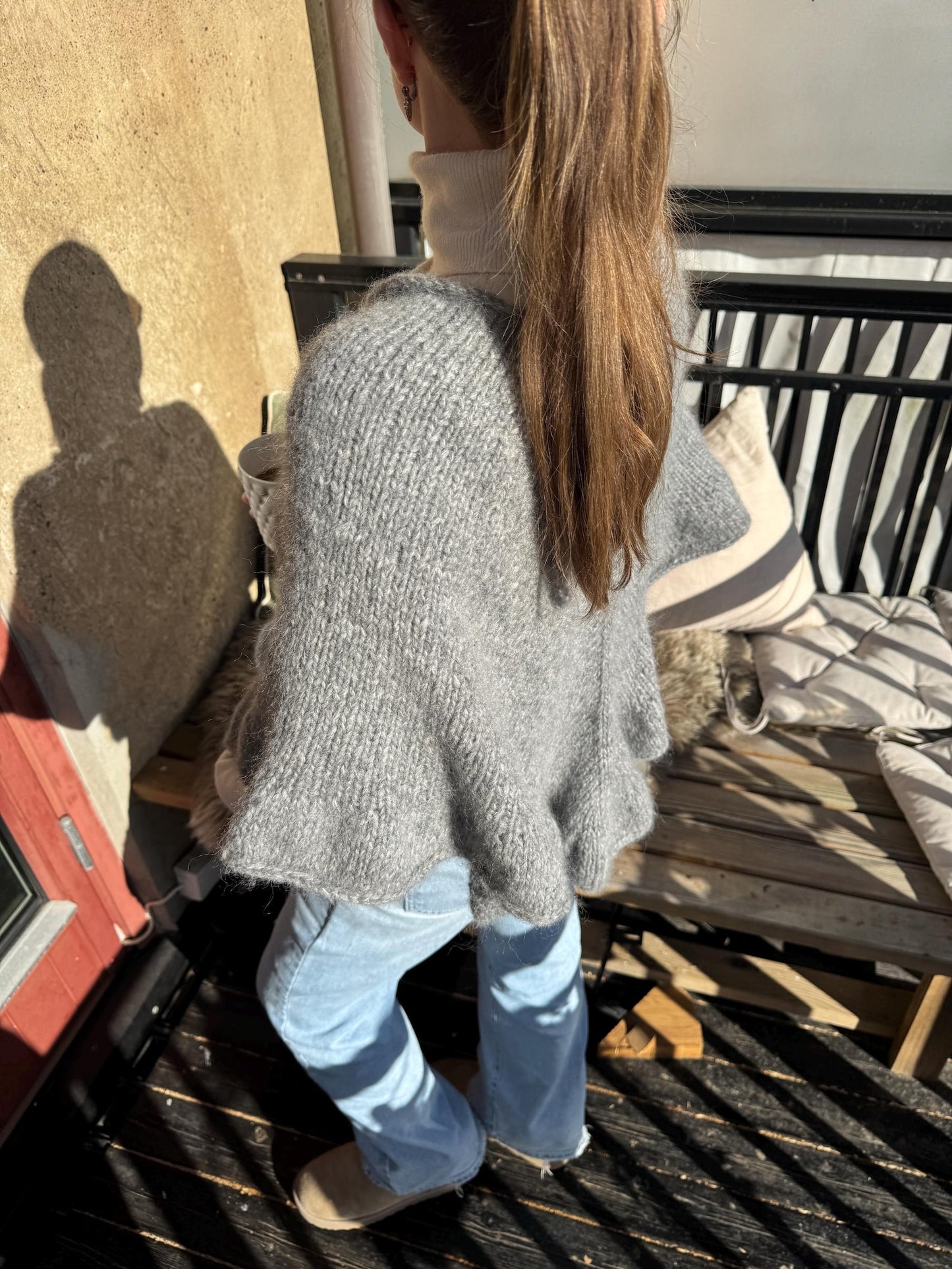 Ruffle Edge Poncho - Knitting Pattern