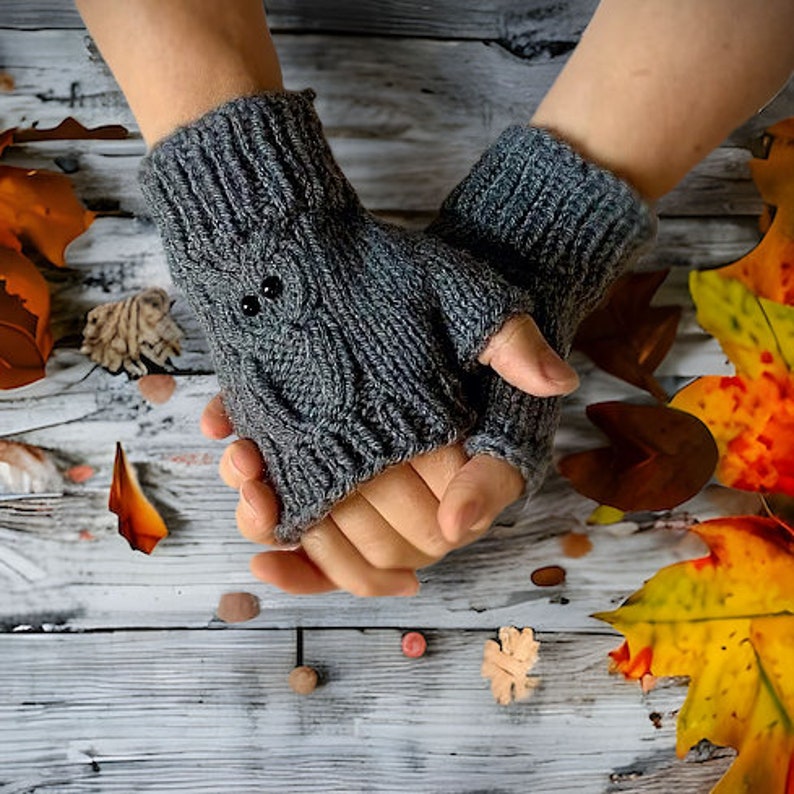 Knitting Pattern - Owl Fingerless Gloves